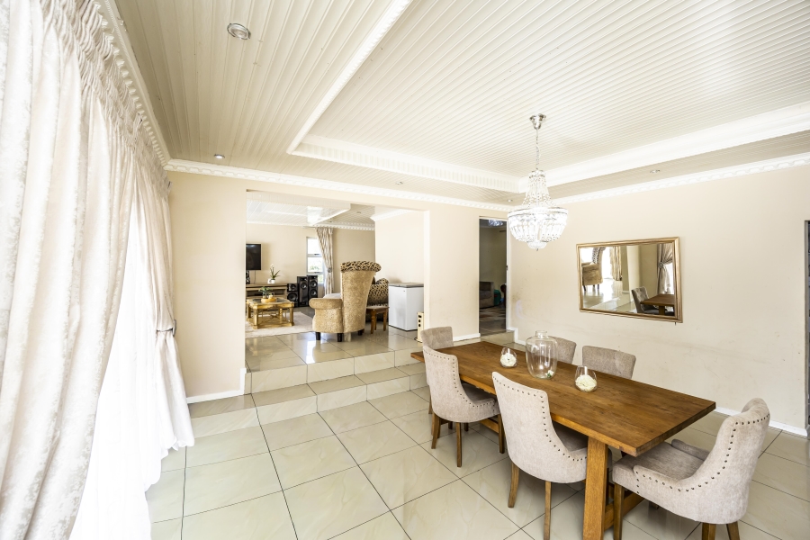 5 Bedroom Property for Sale in Summerpride Eastern Cape